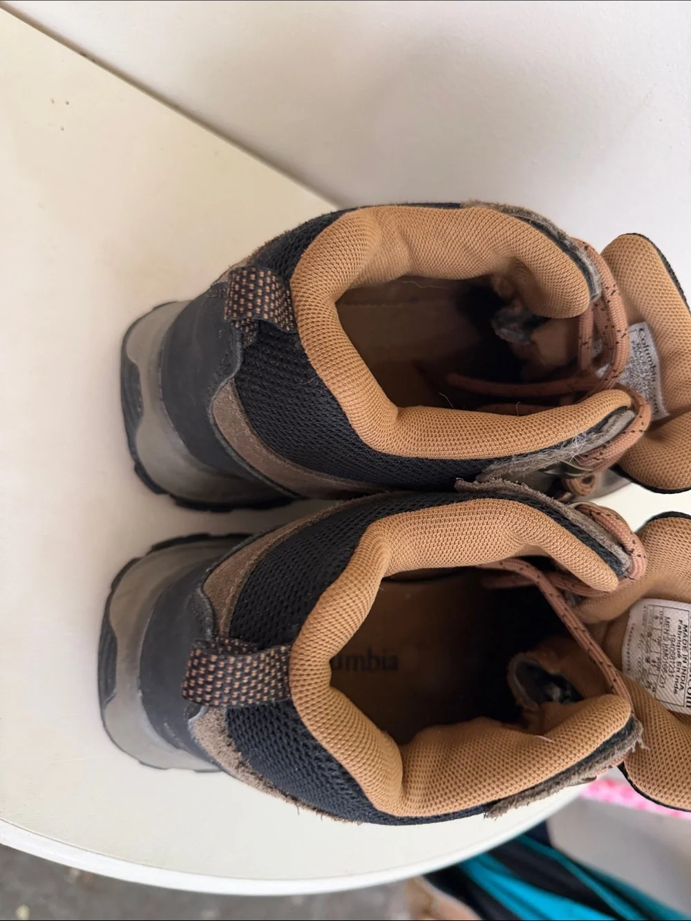 (2393) Columbia Brown and Black Men's Trail Hikers
